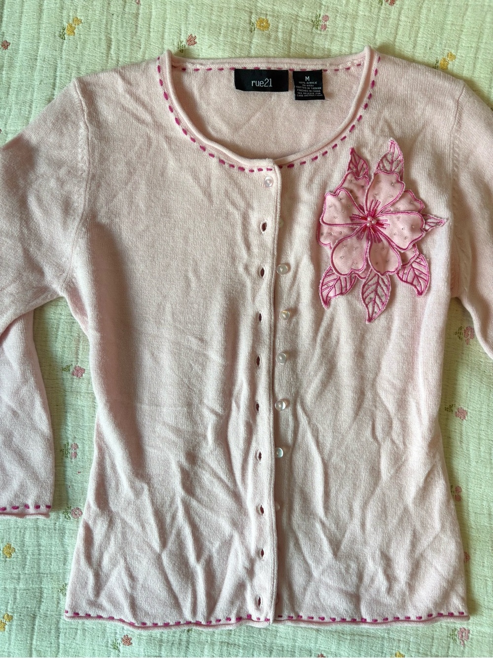 Gorgeous Vintage Pink Embroidered Flower Cardigan